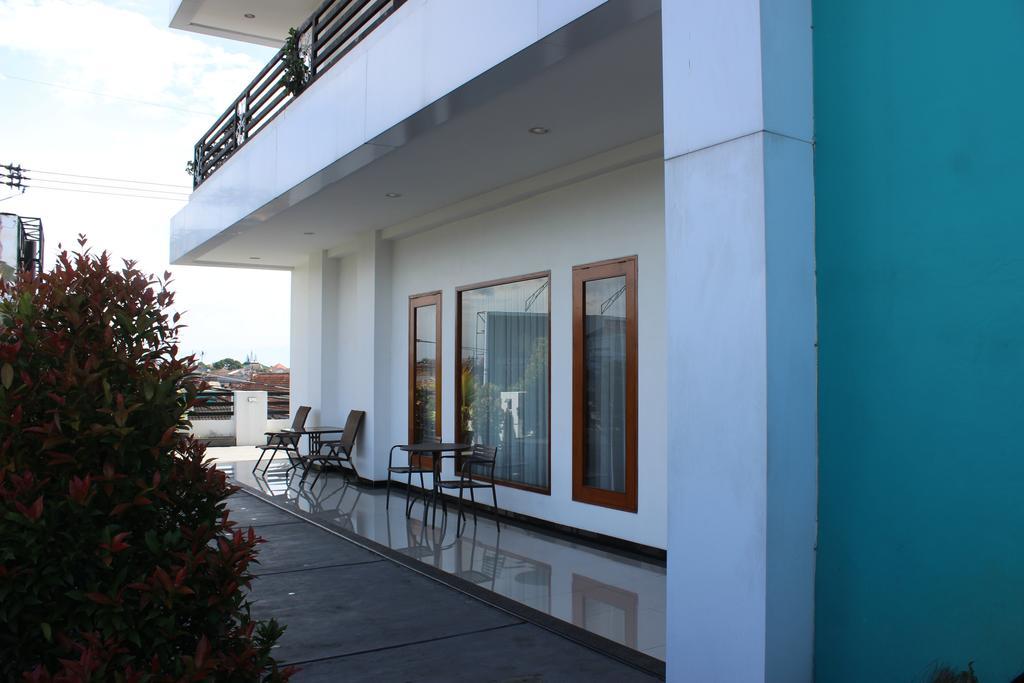 Ratu Homestay Malang Exterior photo